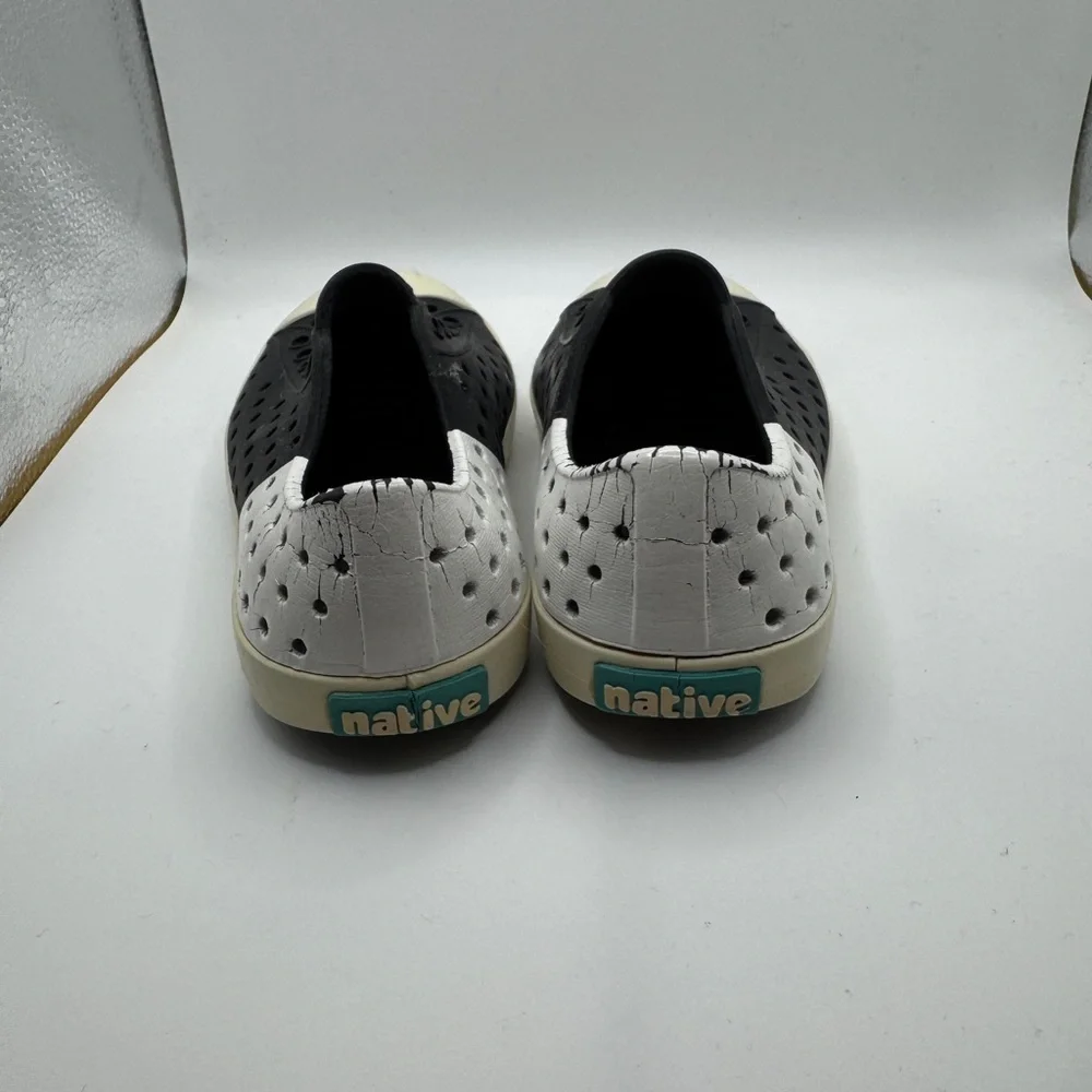 Native Shoes Toddler Size 8 Boys Girls Kids Black and White Water Shoes
